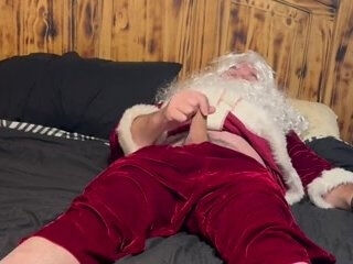 Santa cranking one out at someone’s home