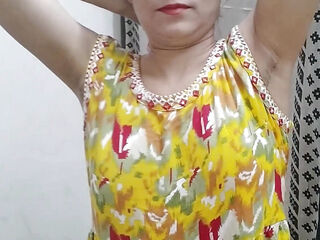 Step sister ko nanga karke choda paani nikal gya