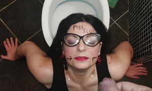 The things your aunty will do to make sure your satisfied PIG URINAL