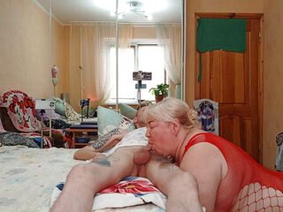 Cum-hungry mother-in-law drains eggs and swallows thick cum