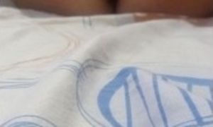 Sexy latina caliente me masturba mientras habla con su jefe por webcam