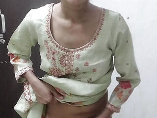 Chachi ko chod kar pregnant kar diya