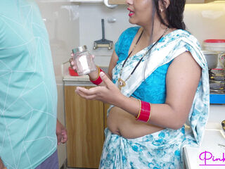 Sperm Donate- Neighbor aunty took out sperm from my Lund in a box for her daughter-in-law, She gave me sexy Blowjob in Saree.