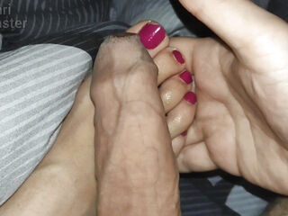 He filled my leg with cum! Does your girlfriend give you her foot?