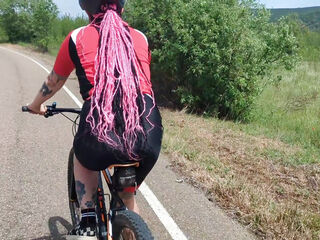 I fuck an UNKNOWN CYCLIST in the middle of a Route