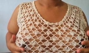 Ebony girl sucks her fingers suggestively and tries to make you horny with her wet mouth