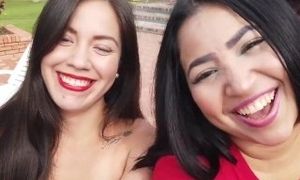 4 putas lesbianas follan entre si en una fiesta en finca a las afueras de la ciudad - NatashaHappy