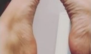GanjaSlutâ€™s Sexy feet and painted toes