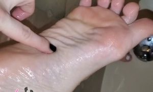 Bathtub Clean Wrinkled Feet Soles White Toenails Femdom Feet