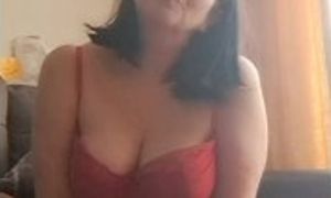 milf masturbating thinking about having a penis in her pussy