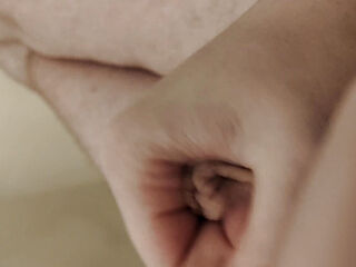 Real homemade cumshot of a hairy unshaven in the bathroom. Mobile Video for Women