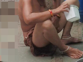 My elder stepbrother's housewife was completely naked today and the brother-in-law saw it.