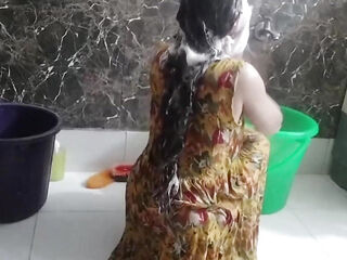 College ka bathroom MMS video licked