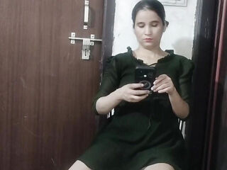 Gaao ki girl ne apne boyfriend ko ghar me band kar ke chudi