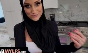 'The Family That FUCKS Together Stays Together feat. Alyssia Vera - Hijab Mylfs'