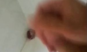 masturbation branlette sous la douche