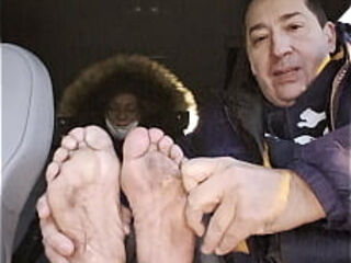 I FOUND A HOMELESS SPANISH LADY WHILE VISITING NEWARK NEW JERSEY WITH DELICIOUS STINKY FEET