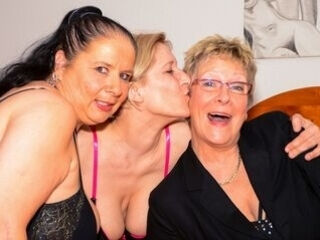 LETSDOEIT - Mature Girl-On-Girl Fucky-Fucky with Super Hot German Grandmas