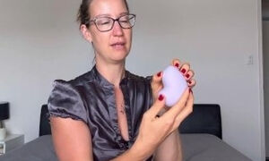 Biird Namii clit suction toy SFW review
