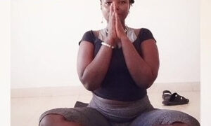 AKIILISA going strong on this beginner's yoga class