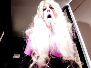 Pink sissy Bimbo opens her mouth