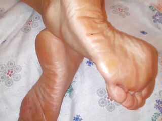 Amateur Blonde Mature Wife Enjoys Close up
