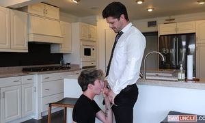 Twink Sucks And Fucks With Stepdad While Mom Is At Work