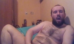 Jerking off with porn