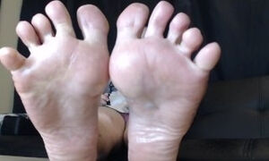 Oiled up Wrinkled Soles Mature Barefeet