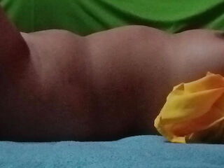 Hot cute aunty ki phad ke rakh di neighbor ne and boobs chusai chudai aunty