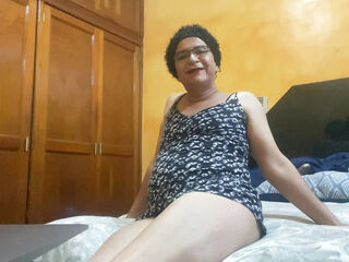 EmmaNataly Beautiful Legs Shemale